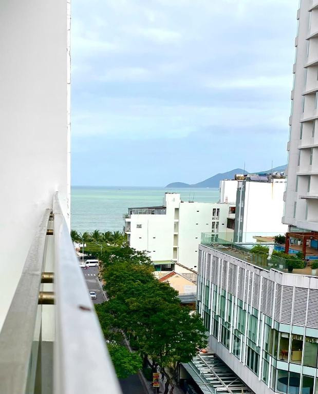Nhi Phi Hotel 3*