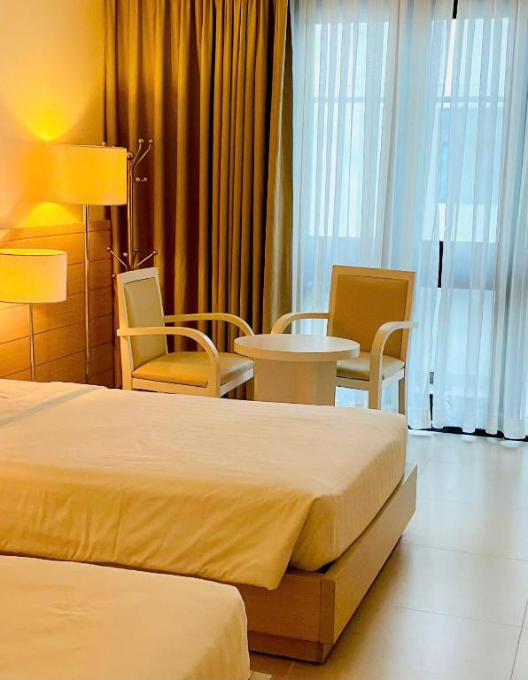 Nhi Phi Hotel 3*