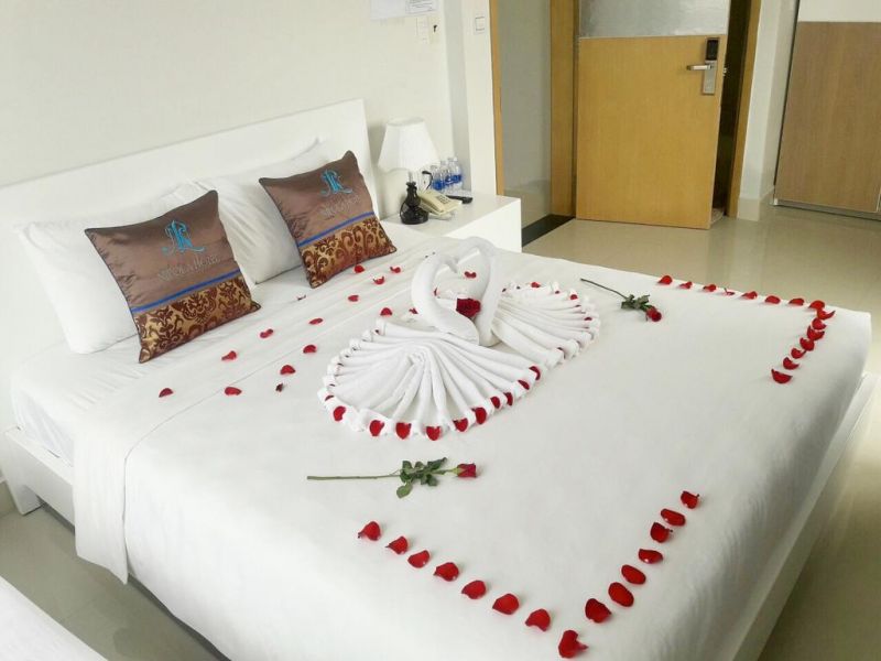 Nipola Hotel 2*