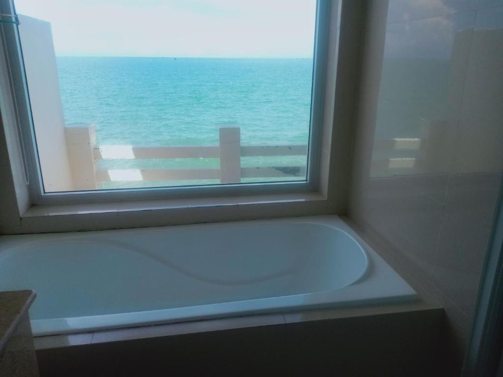 Pacific Beach Resort 3*