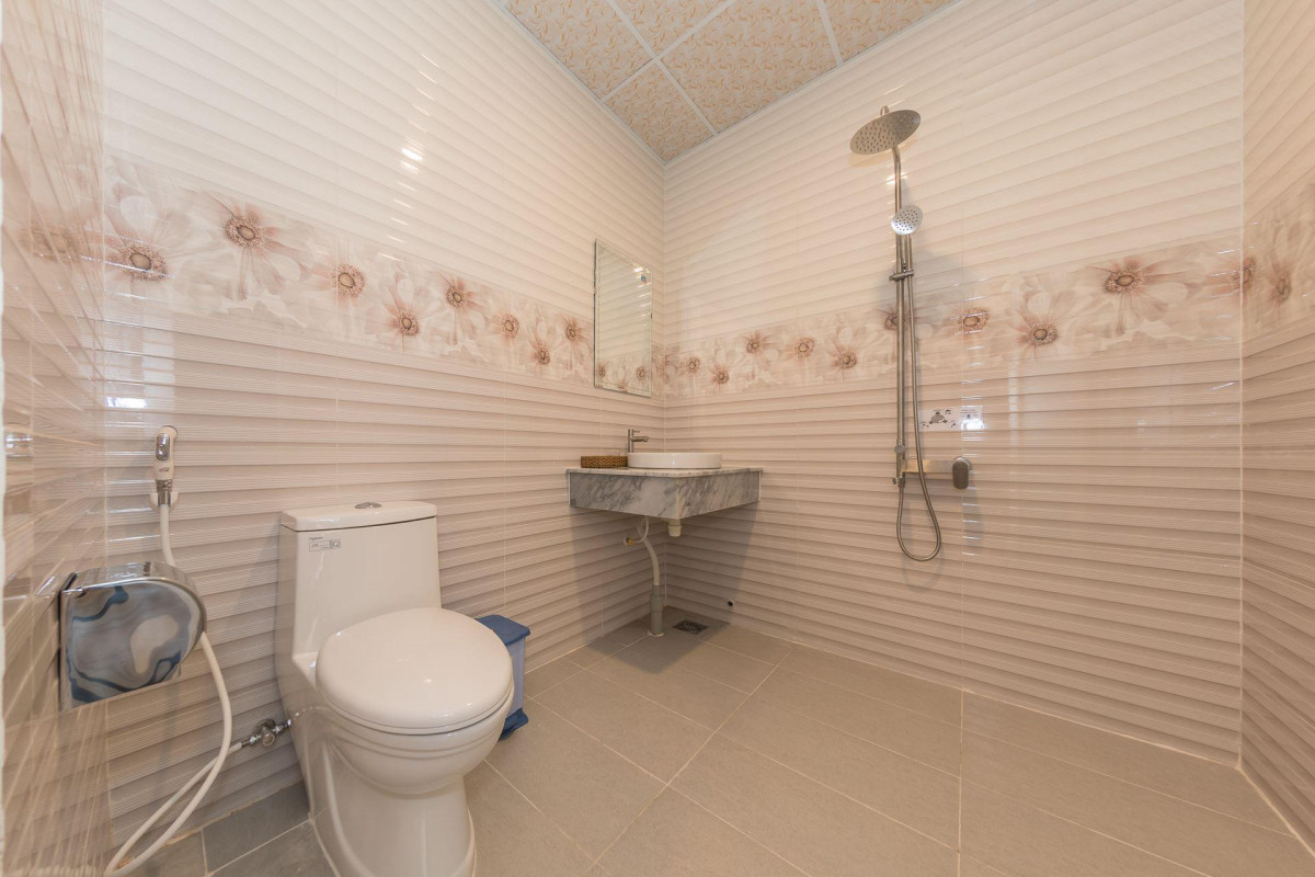 Phuong Binh House 3*