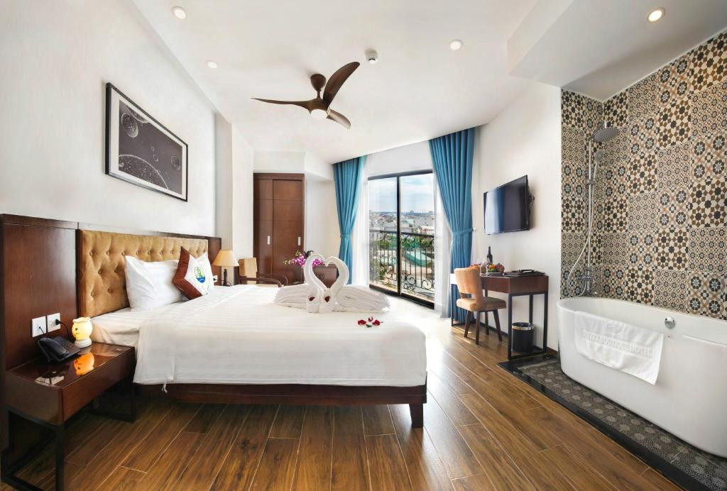 Ritzy Boutique 4*