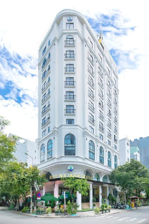 Ritzy Boutique 4*
