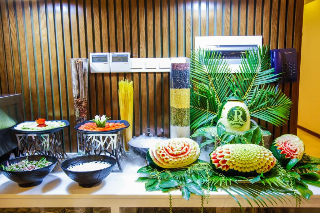 Ritzy Boutique 4*