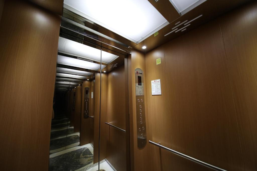 Sailing Hotel 2*