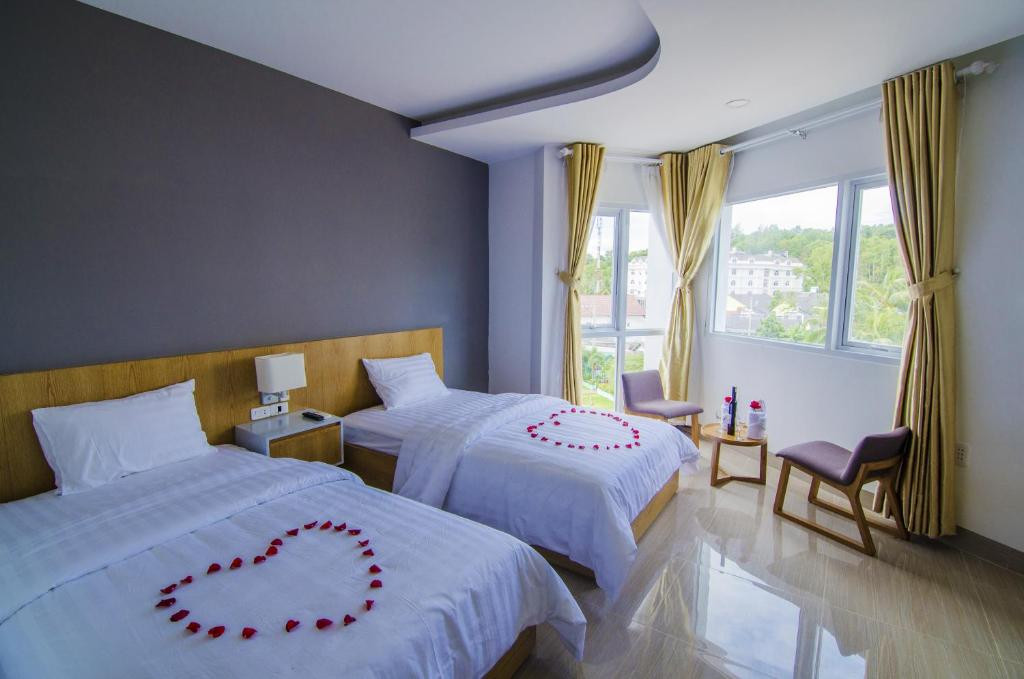 Sailing Hotel 2*