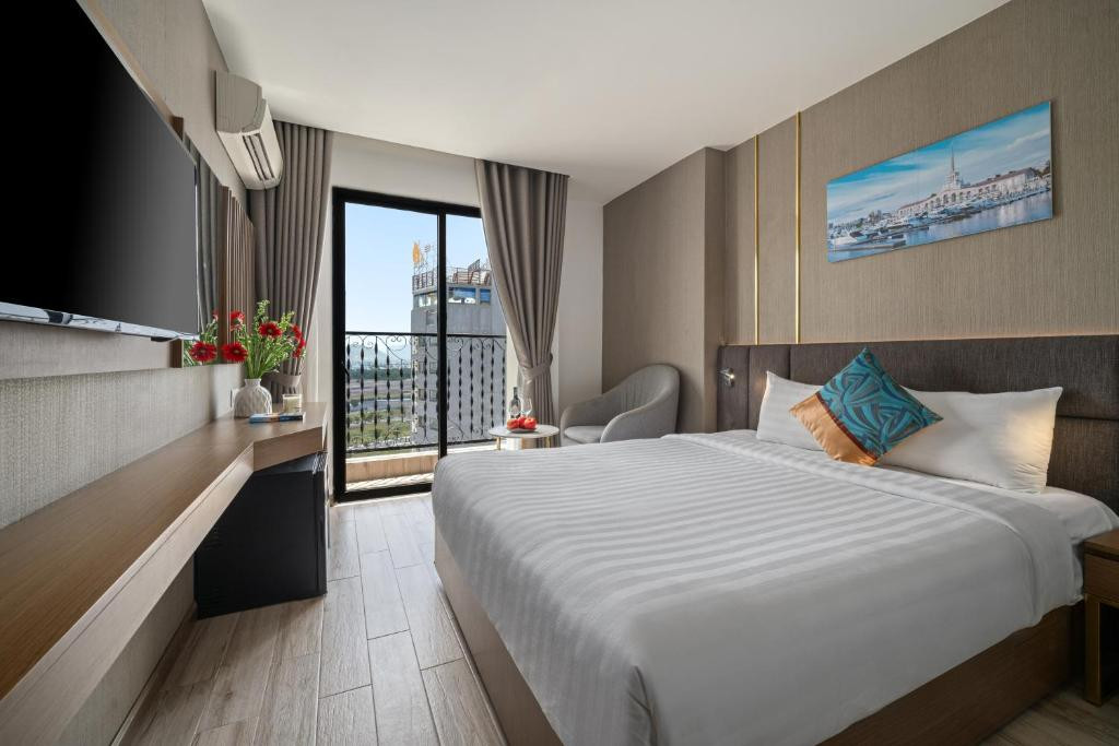 Sochi Hotel Nha Trang 4*