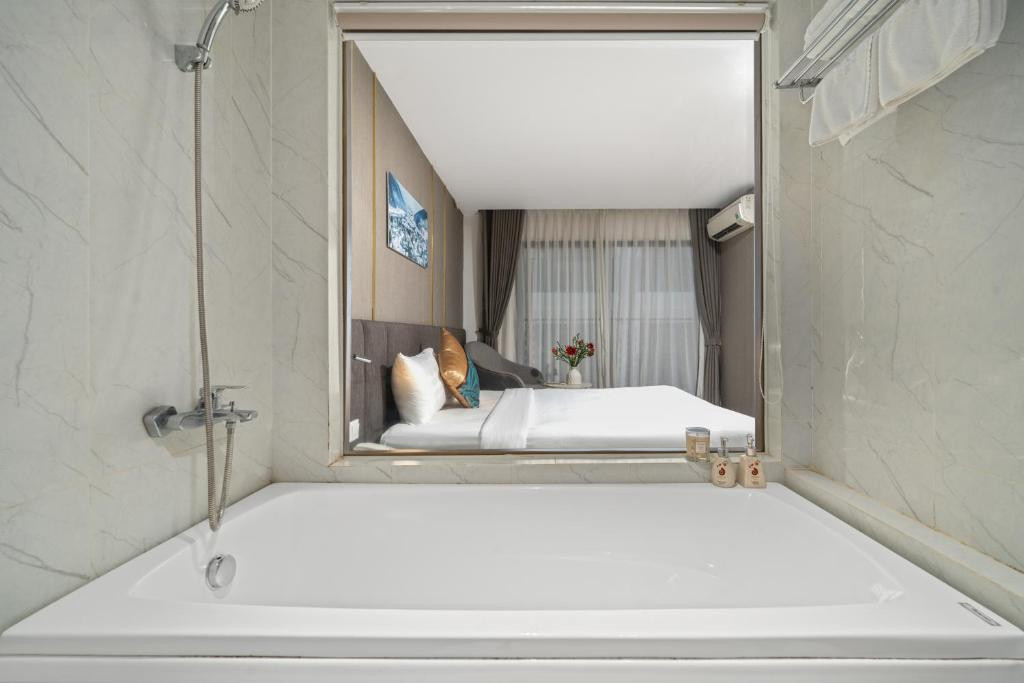 Sochi Hotel Nha Trang 4*