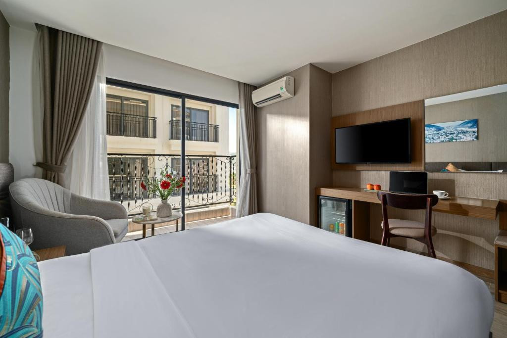 Sochi Hotel Nha Trang 4*