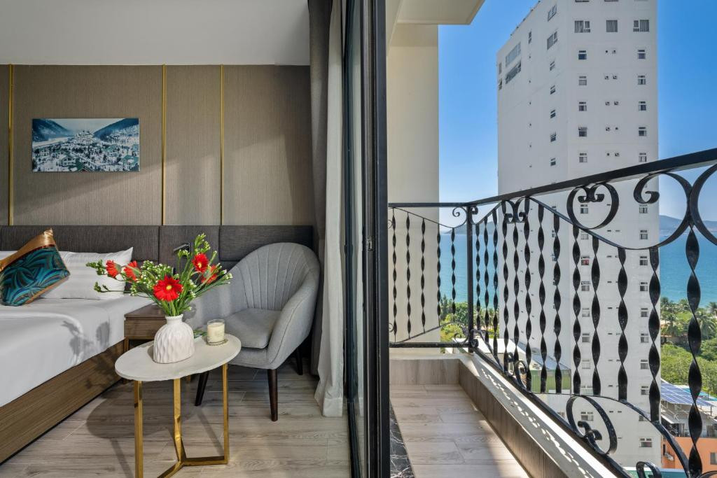 Sochi Hotel Nha Trang 4*