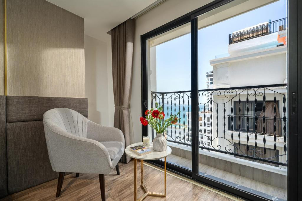 Sochi Hotel Nha Trang 4*
