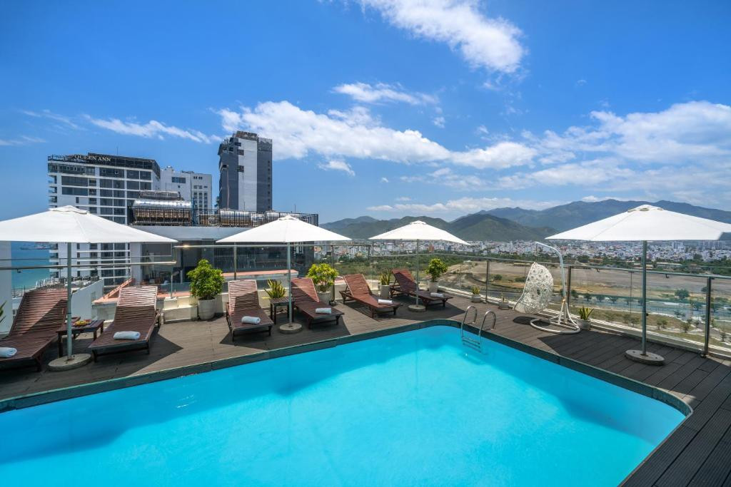 Sochi Hotel Nha Trang 4*