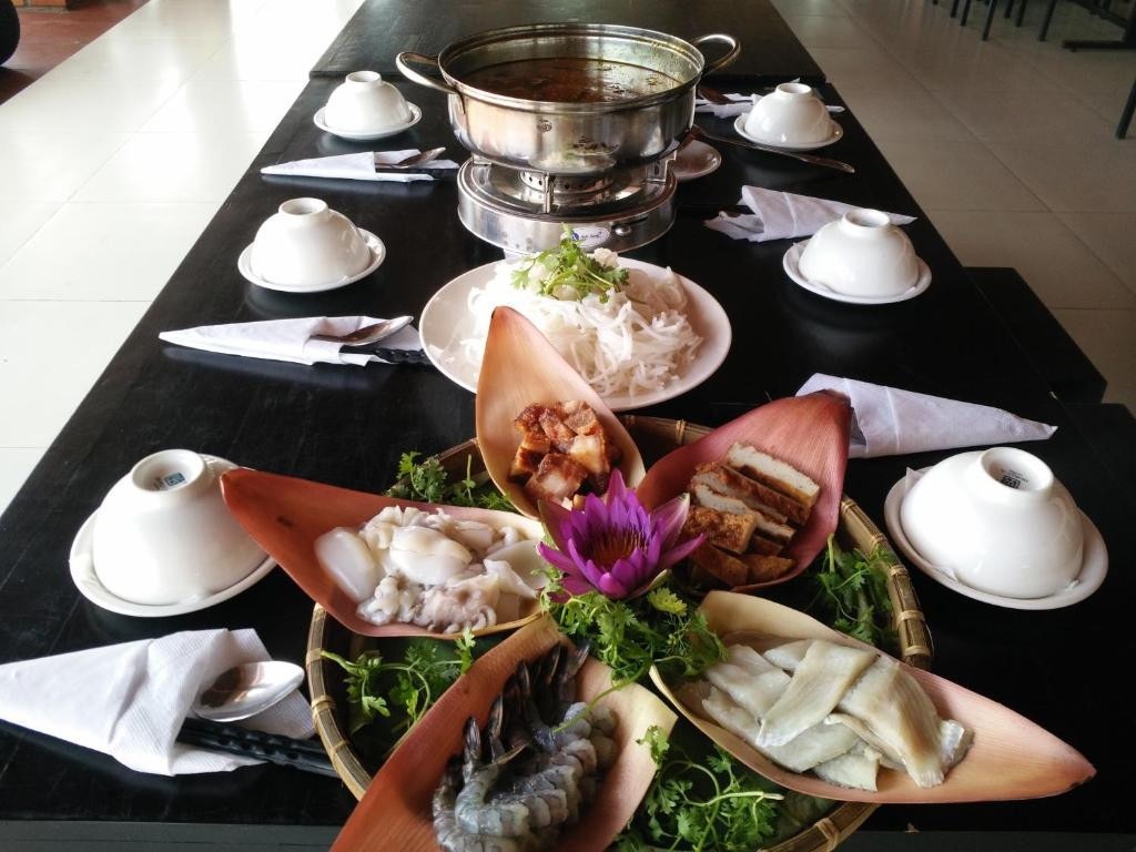 Suoi Hong Resort 3*