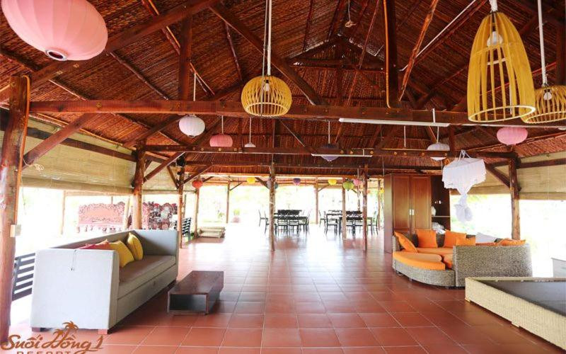 Suoi Hong Resort 3*