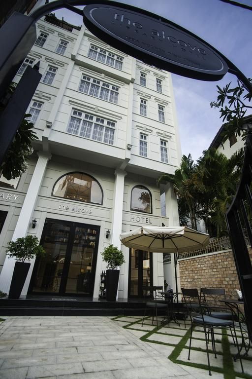 The Alcove Library 3*