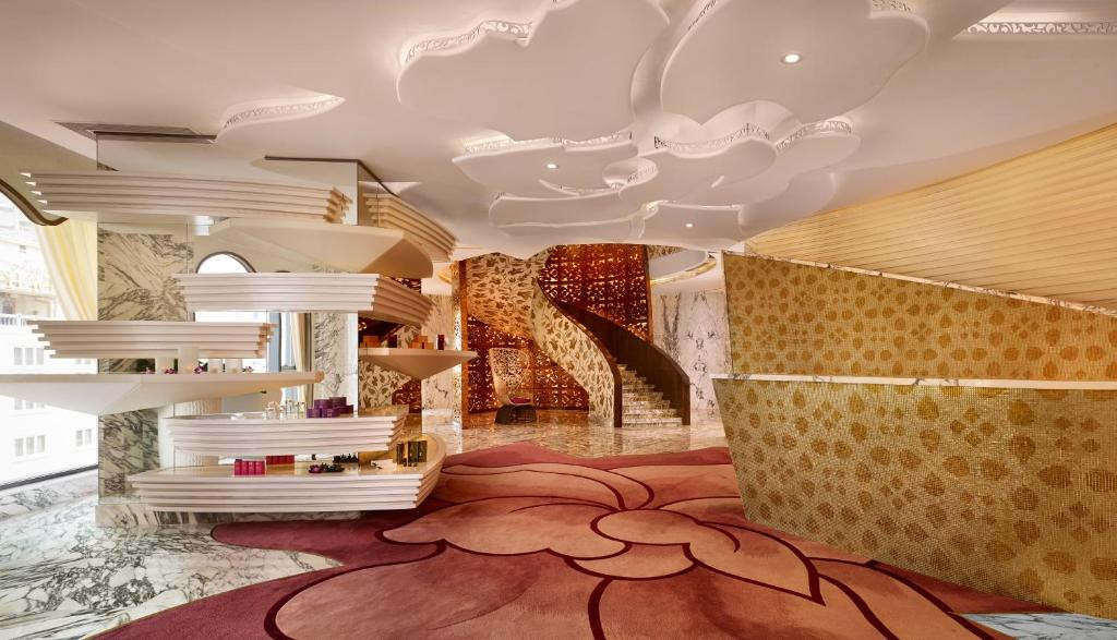 The Reverie Saigon Hotel 5*