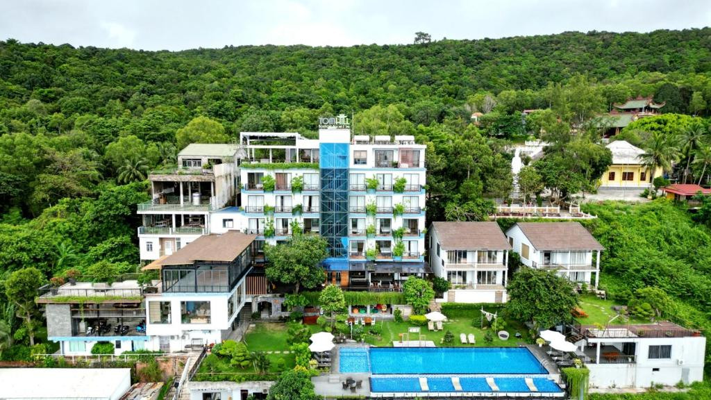 Tom Hill Boutique Resort & Spa 3*