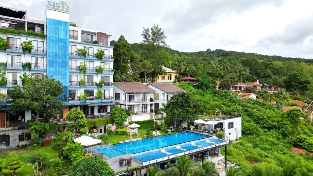 Tom Hill Boutique Resort & Spa 3*