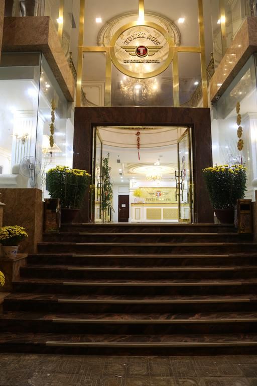Tuyet Son Hotel 4*