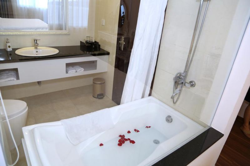 Tuyet Son Hotel 4*