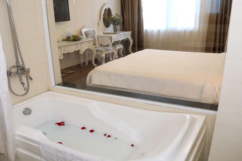 Tuyet Son Hotel 4*