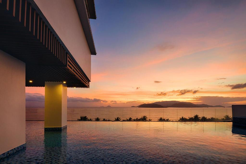 Vinpearl Beachfront Nha Trang 5*