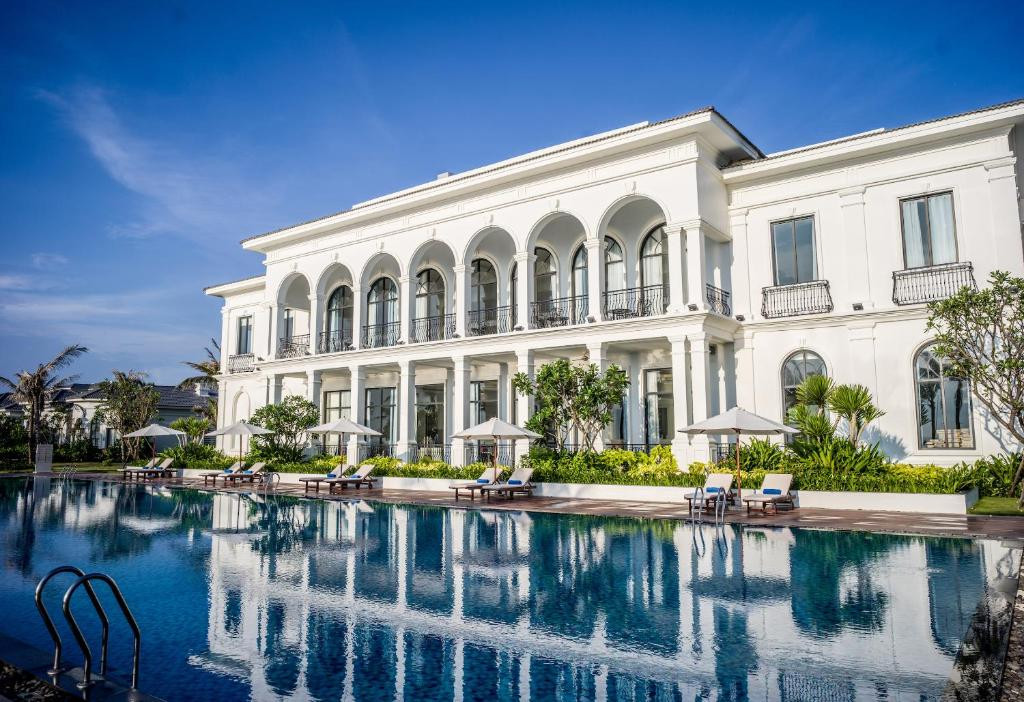 Melia Vinpearl Cam Ranh Beach Resort (Ex. Vinpearl Resort & Spa Long Beach Nha Trang) 5*