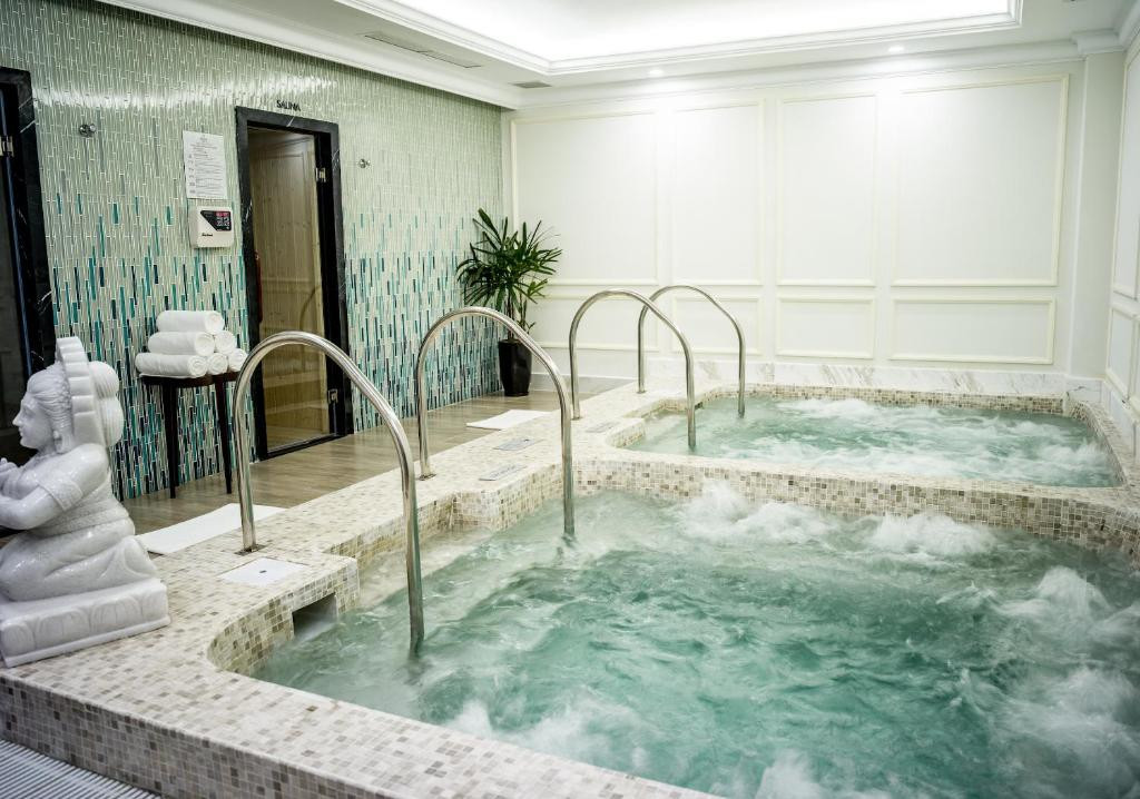Melia Vinpearl Cam Ranh Beach Resort (Ex. Vinpearl Resort & Spa Long Beach Nha Trang) 5*