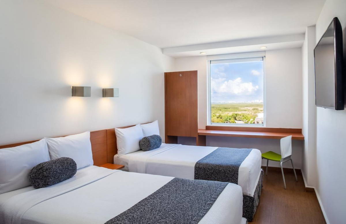 One Cancun Centro 3*