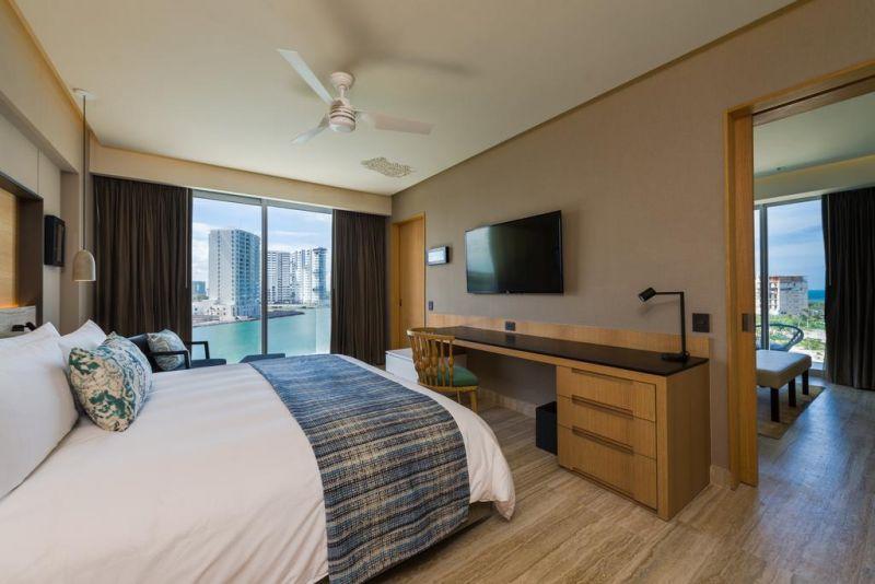 Renaissance Cancun Resort & Marina 5*