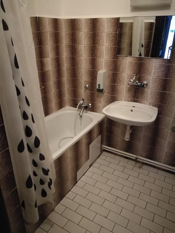 Chili Hostel 1*
