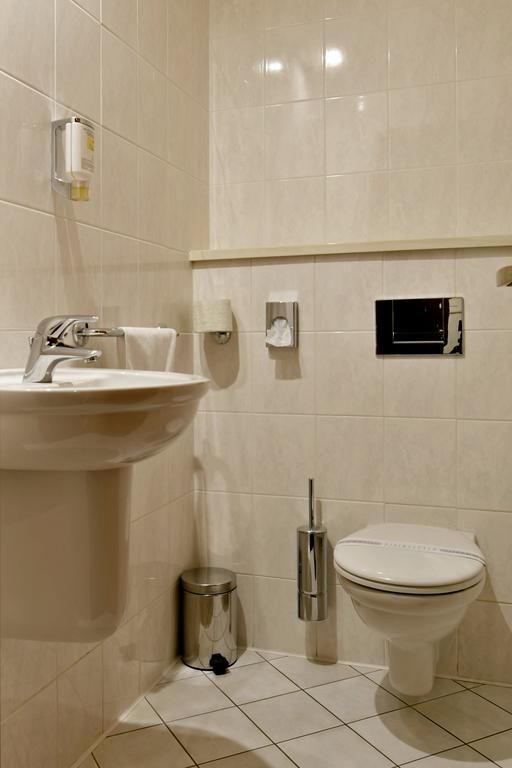 Coronet  4*