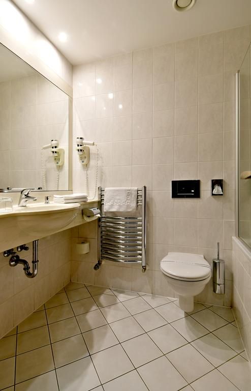 Coronet  4*