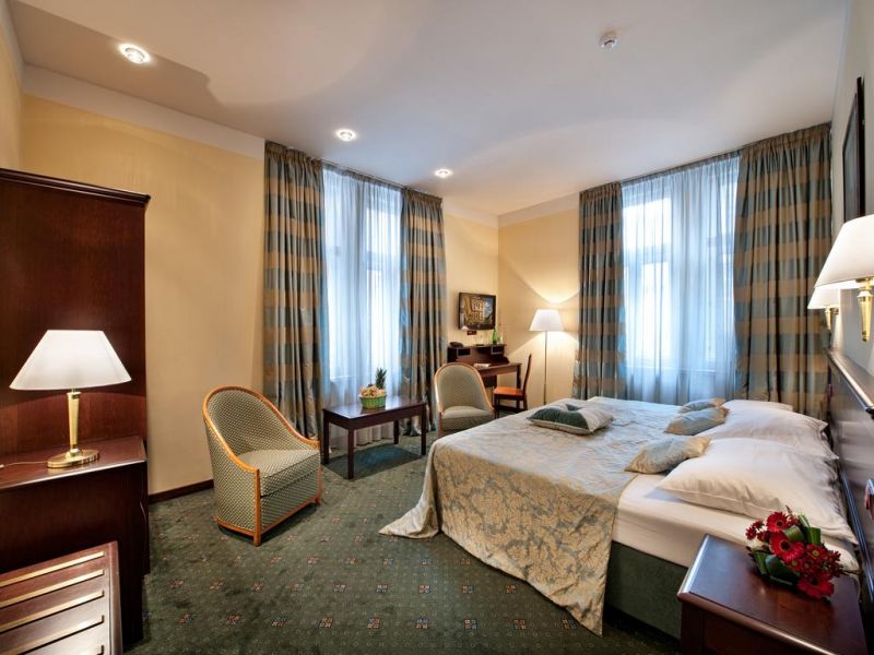 Ea Hotel Downtown 4*