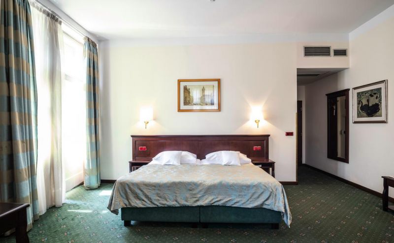 Ea Hotel Downtown 4*