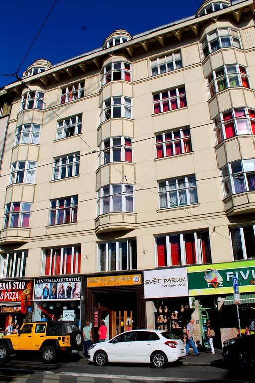 Hostel Downtown 3*