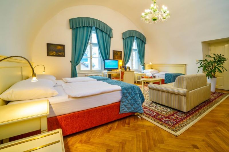 Josephine Old Town Square Hotel 4*