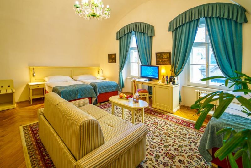 Josephine Old Town Square Hotel 4*
