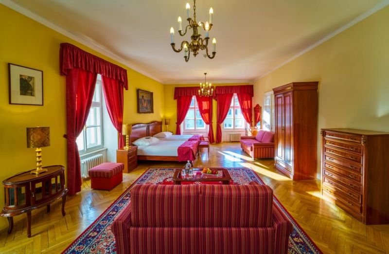 Josephine Old Town Square Hotel 4*