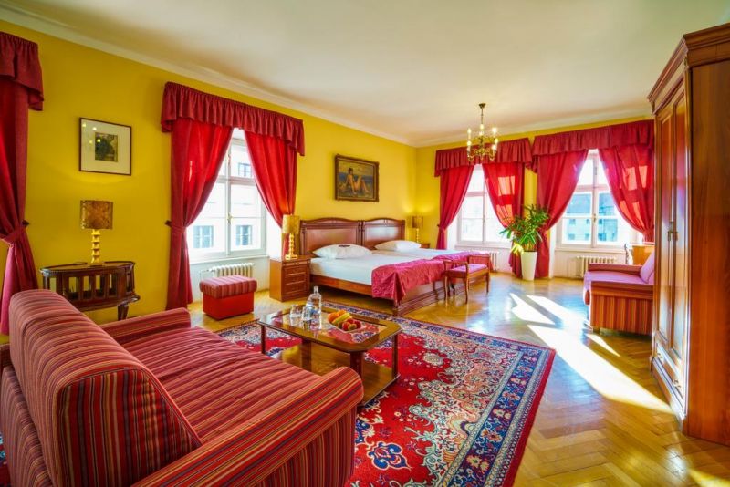 Josephine Old Town Square Hotel 4*