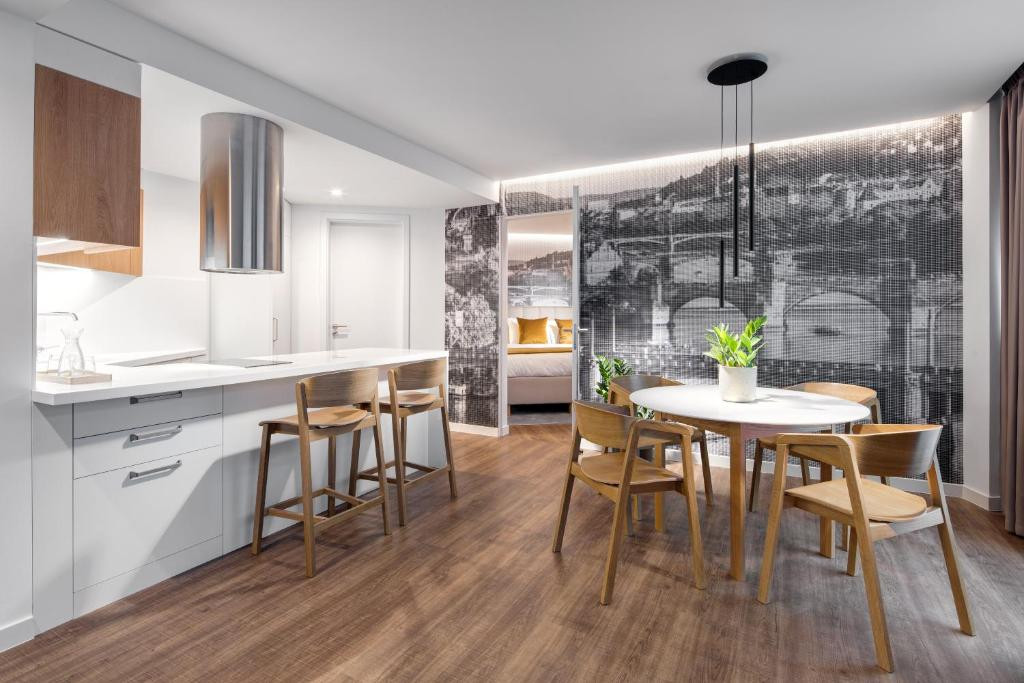 Mamaison Residence Downtown (Ex. Marriott Executive Apartments) 5*