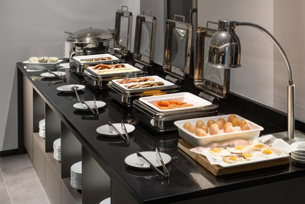 Mamaison Residence Downtown (Ex. Marriott Executive Apartments) 5*