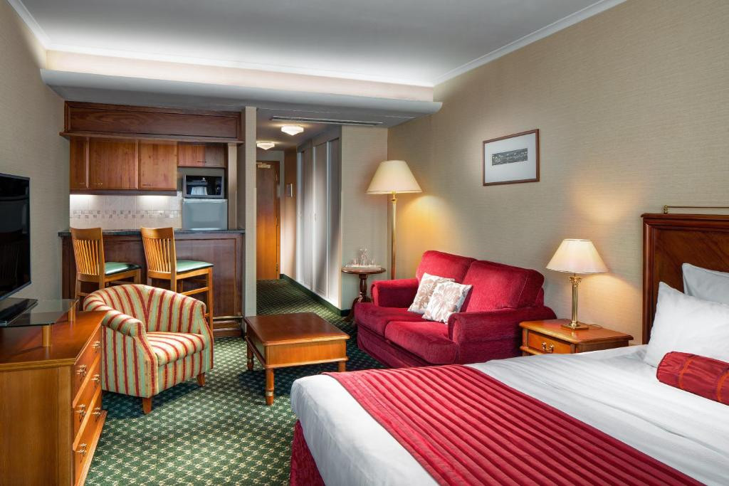 Mamaison Residence Downtown (Ex. Marriott Executive Apartments) 5*