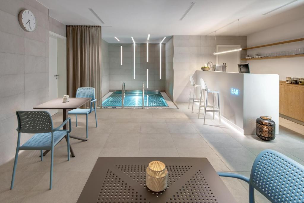 Mamaison Residence Downtown (Ex. Marriott Executive Apartments) 5*