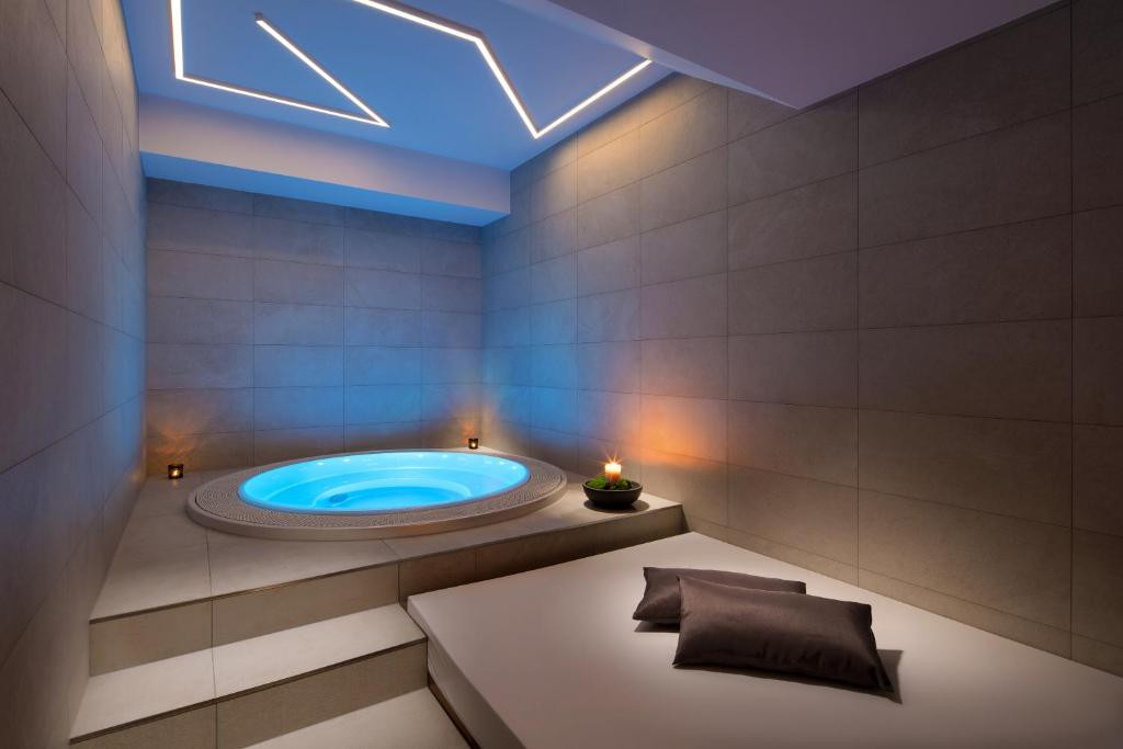 Mamaison Residence Downtown (Ex. Marriott Executive Apartments) 5*