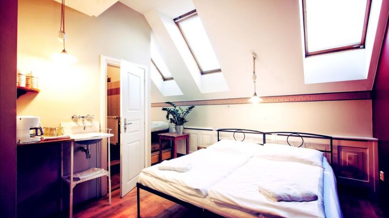 Sir Tobys Hostel 2*