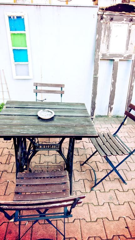Sir Tobys Hostel 2*