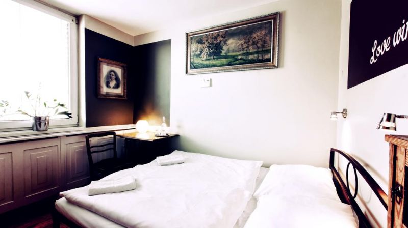 Sir Tobys Hostel 2*