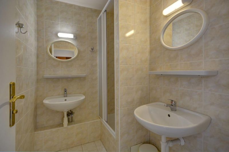 Volha Hostel 2*