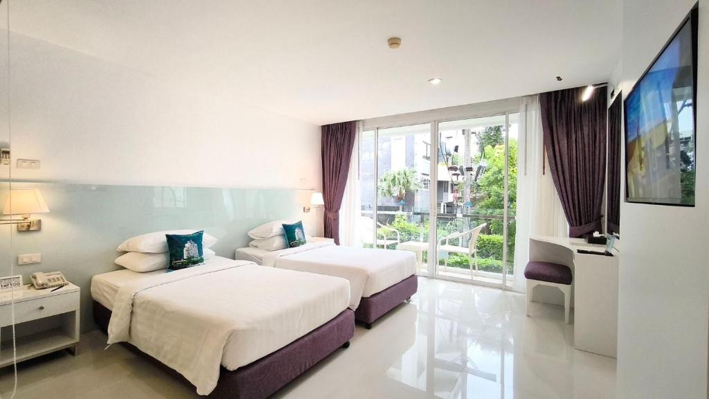 Andaman Beach Suites 4*